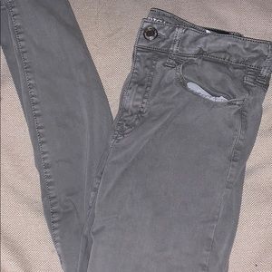 High-Rise Grey Jeggings